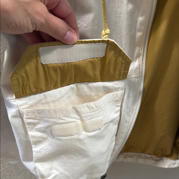 The North Face White and Yellow Jacket - Picture 6 of 6